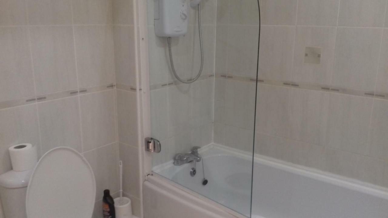 Double Room And Private Bath Neston Екстериор снимка